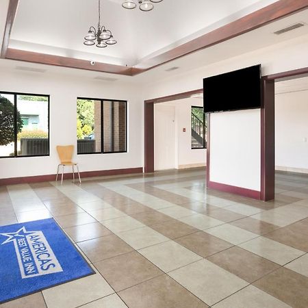 Americas Best Value Inn Стокбридж Екстер'єр фото