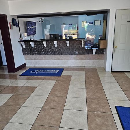 Americas Best Value Inn Стокбридж Екстер'єр фото