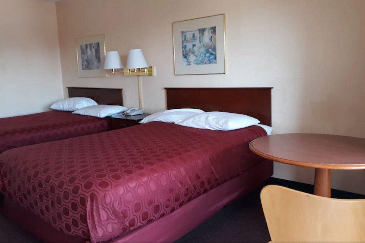 Americas Best Value Inn Стокбридж Екстер'єр фото