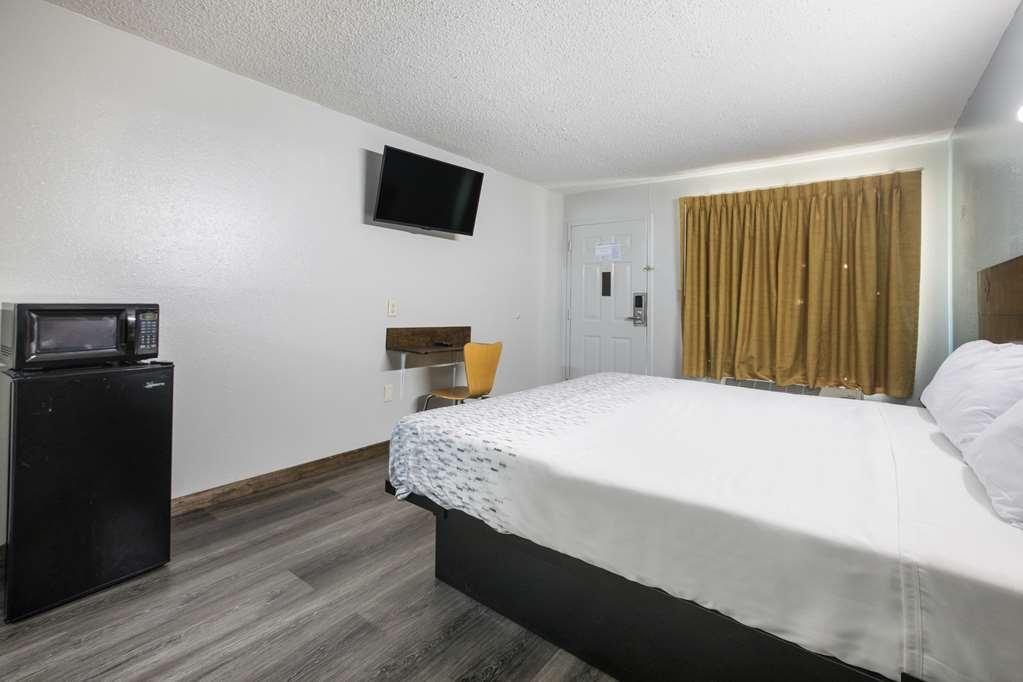 Americas Best Value Inn Стокбридж Номер фото