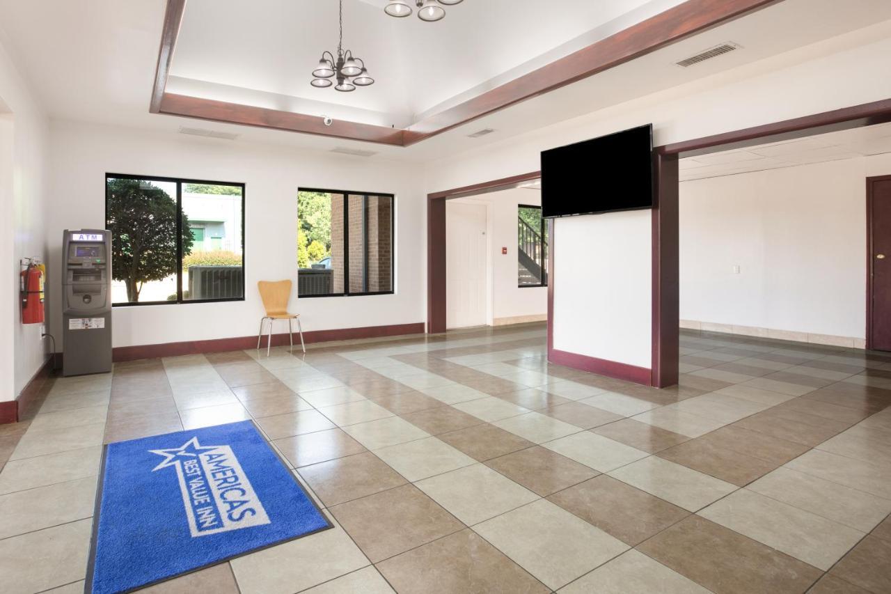 Americas Best Value Inn Стокбридж Екстер'єр фото