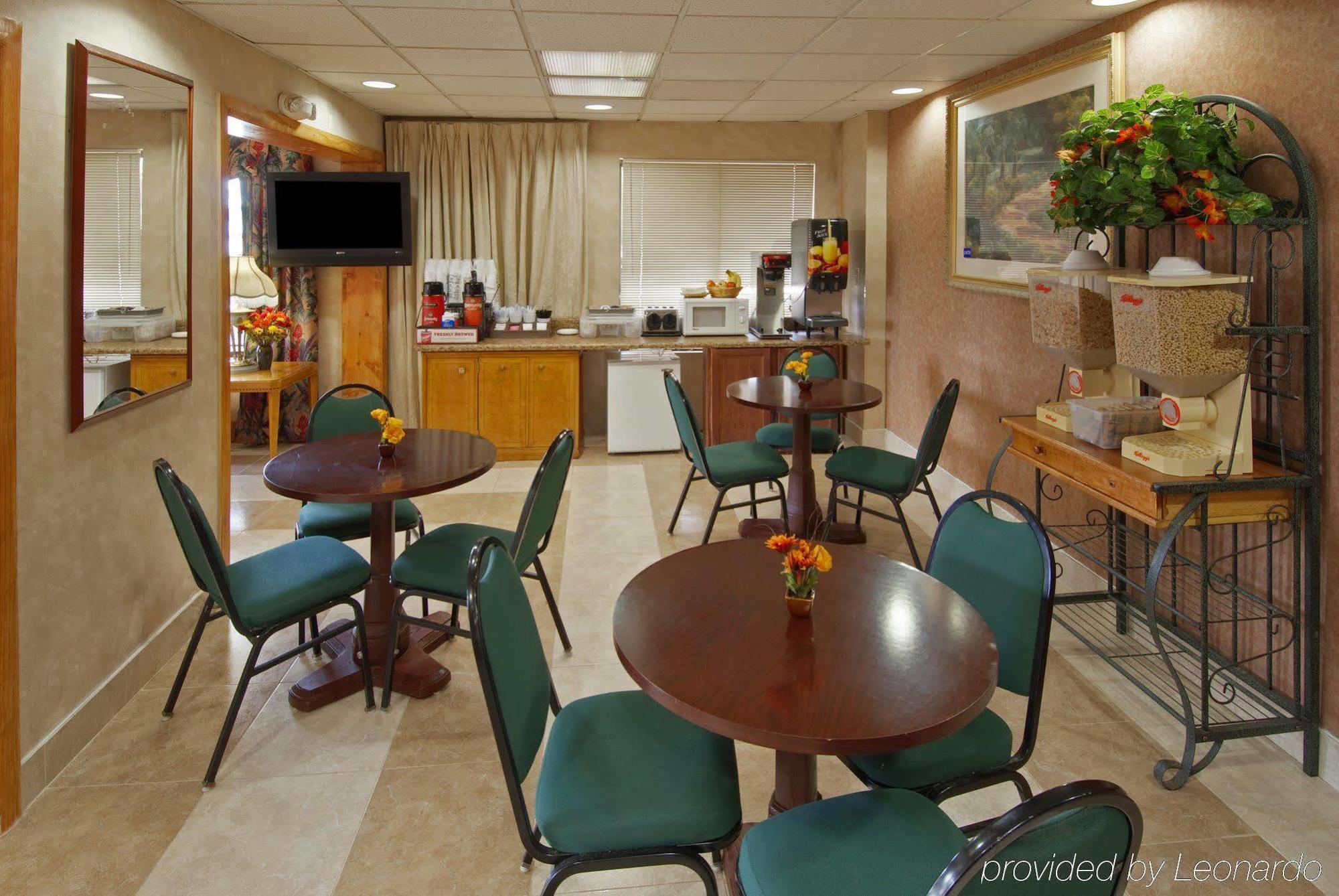 Americas Best Value Inn Стокбридж Ресторан фото