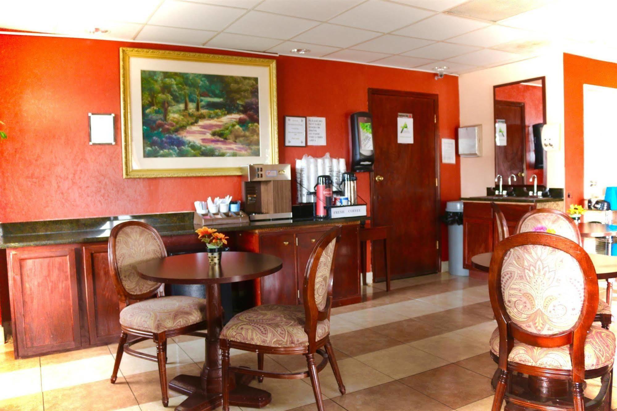 Americas Best Value Inn Стокбридж Екстер'єр фото