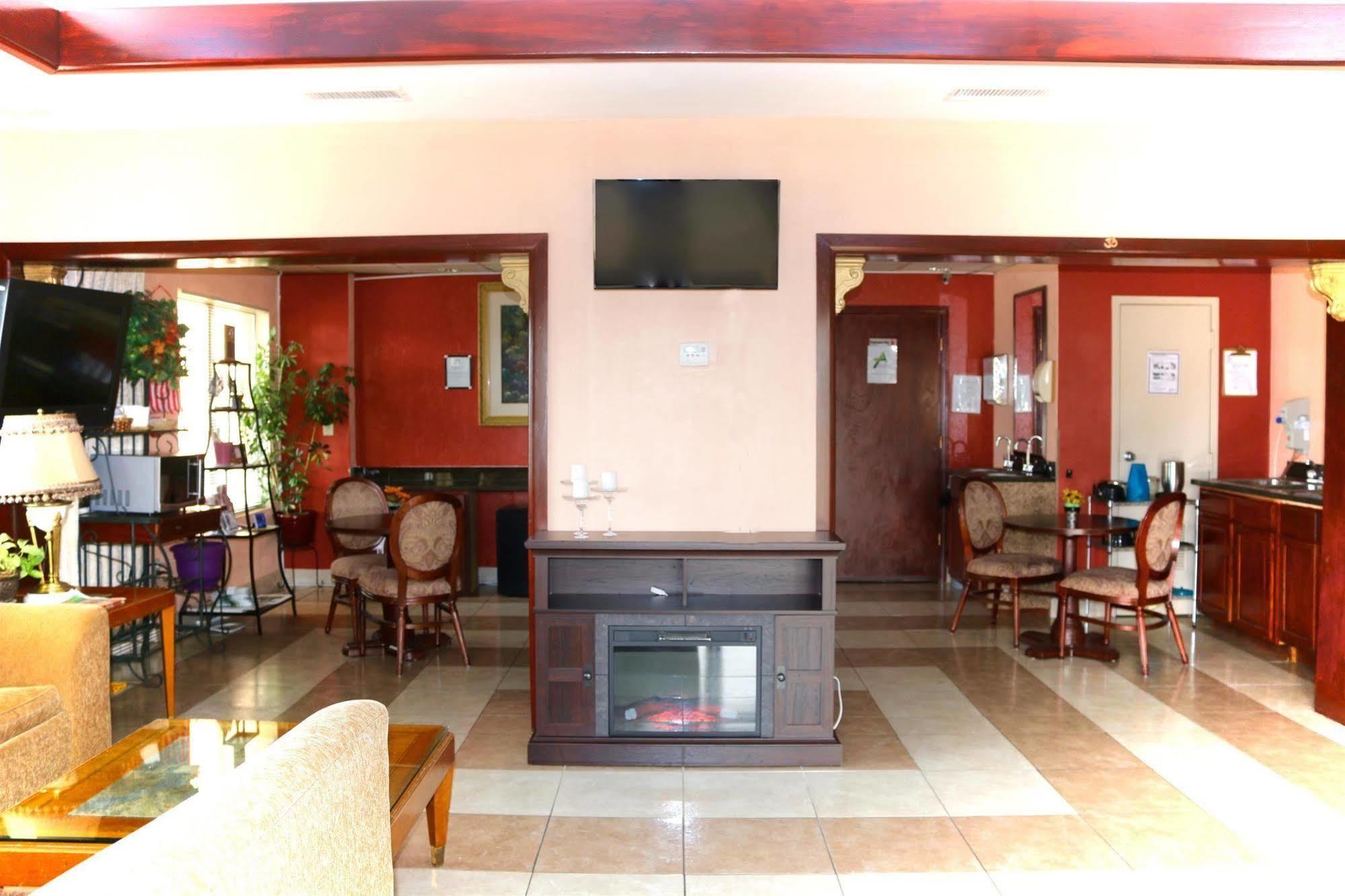 Americas Best Value Inn Стокбридж Екстер'єр фото